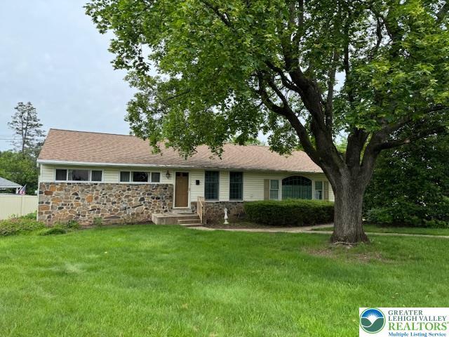28 S 9th St, Coopersburg Boro, PA 18036 - photo 1