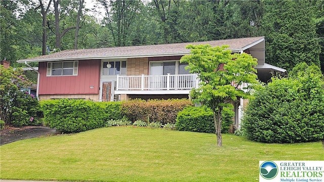 1426 Church St, Fountain Hill Boro, PA 18015 - view of front of home featuring a front yard and brick siding