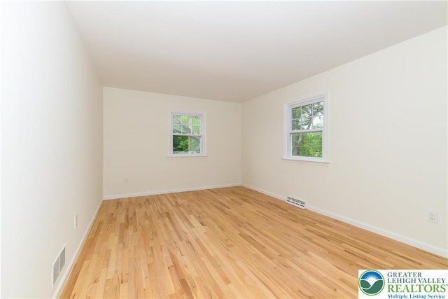 1360 Cherry Ave, Hanover Twp, PA 18017 - empty room featuring light wood-style flooring and baseboards