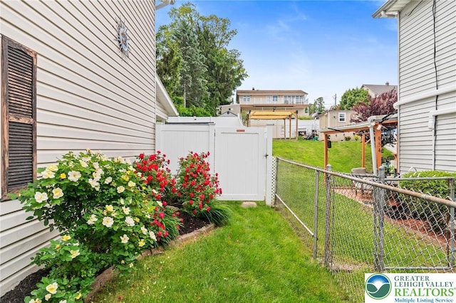 956 E Linden St, Allentown City, PA 18109 - view of yard featuring a gate
