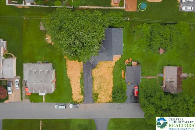 1647 4th St, Bethlehem Twp, PA 18020 - drone / aerial view