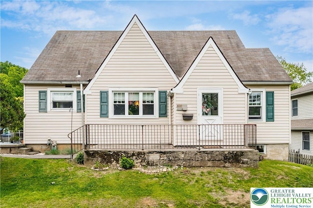 630 Forrest St, Fountain Hill Boro, PA 18015 - rear view of house featuring a yard
