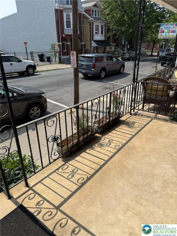 511 N 8th St, Allentown City, PA 18102 - view of porch