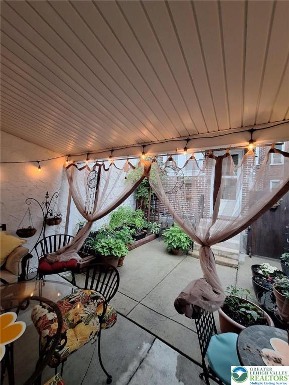 511 N 8th St, Allentown City, PA 18102 - view of patio / terrace