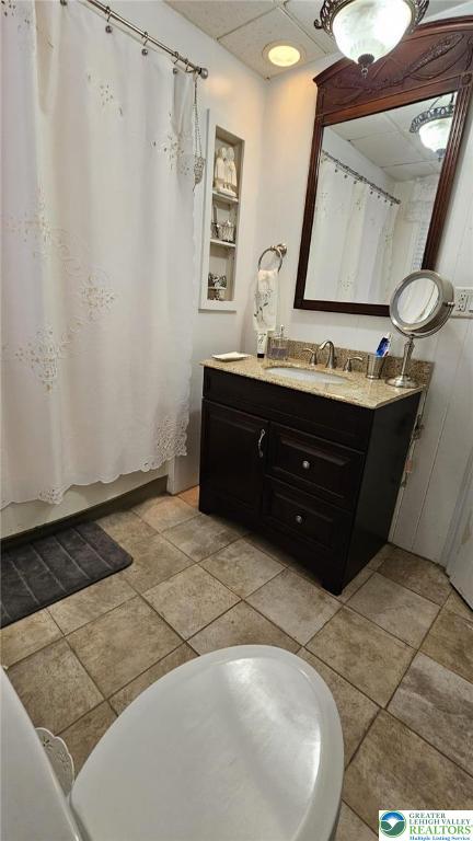511 N 8th St, Allentown City, PA 18102 - bathroom with vanity and shower / bathtub combination with curtain