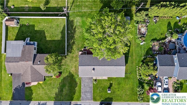 155 7th St, Tatamy Borough, PA 18085 - drone / aerial view