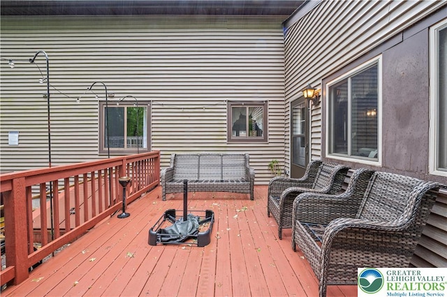 1117 Belaire Dr, Stroud Twp, PA 18301 - view of wooden terrace