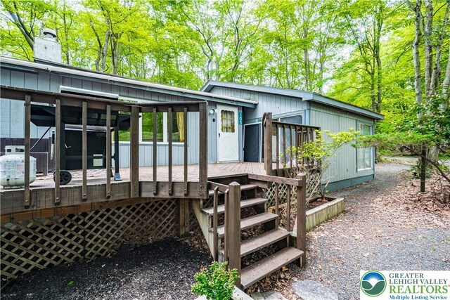 105 Honovi Dr, Tobyhanna Twp, PA 18347 - wooden deck featuring stairway