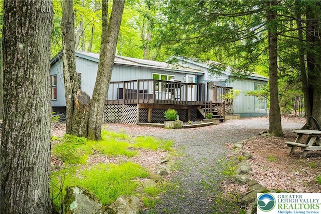 105 Honovi Dr, Tobyhanna Twp, PA 18347 - rear view of house with a deck