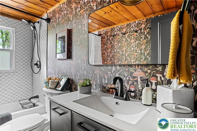 105 Honovi Dr, Tobyhanna Twp, PA 18347 - bathroom featuring wood ceiling, toilet, vanity, and shower / bath combo with shower curtain