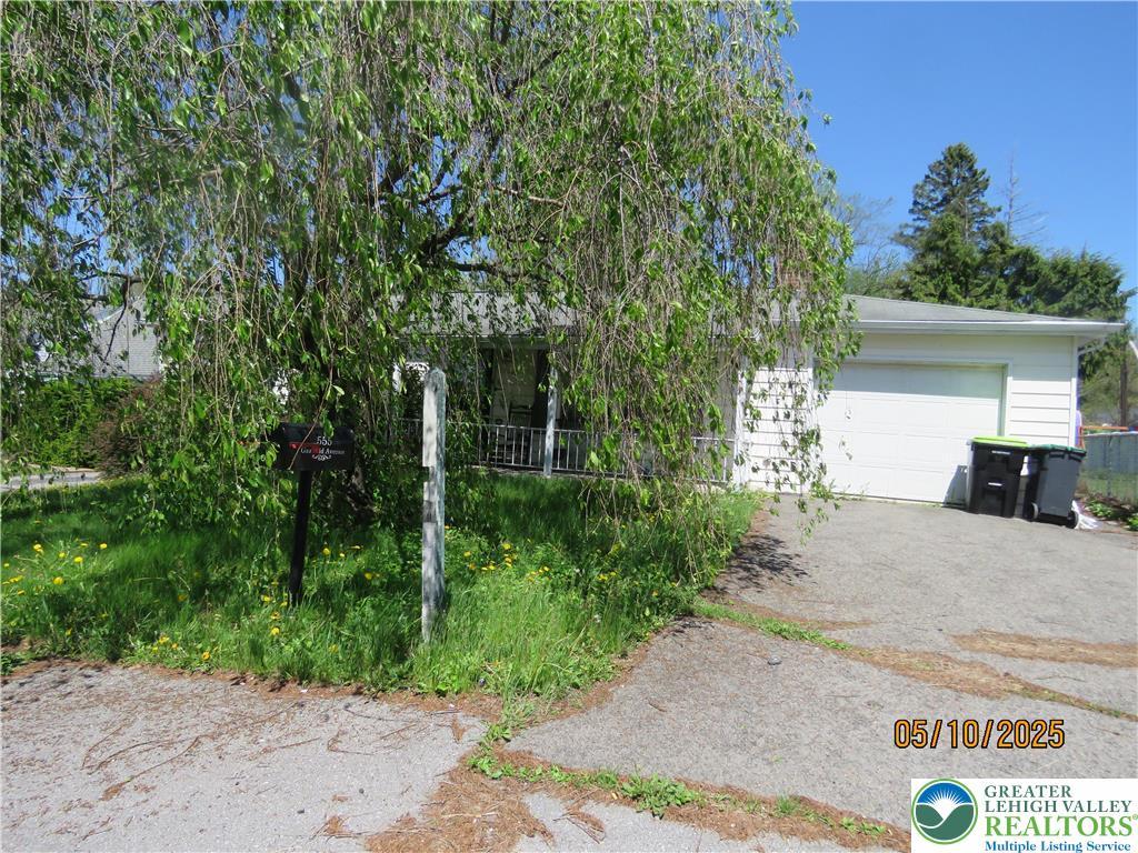555 S Garfield Ave, Frackville, PA 17931 - photo 1