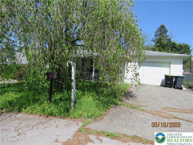 555 S Garfield Ave, Frackville, PA 17931 - photo 1