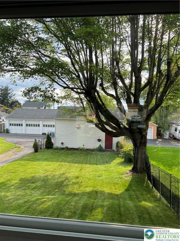 1540 Riegel St, Hellertown Borough, PA 18055 - view of side of property with driveway
