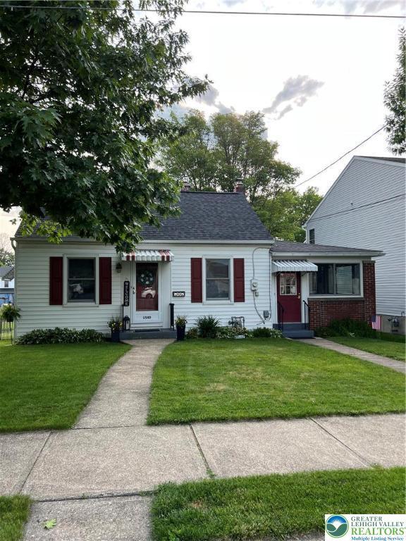 1540 Riegel St, Hellertown Borough, PA 18055 - bungalow with a front lawn and entry steps