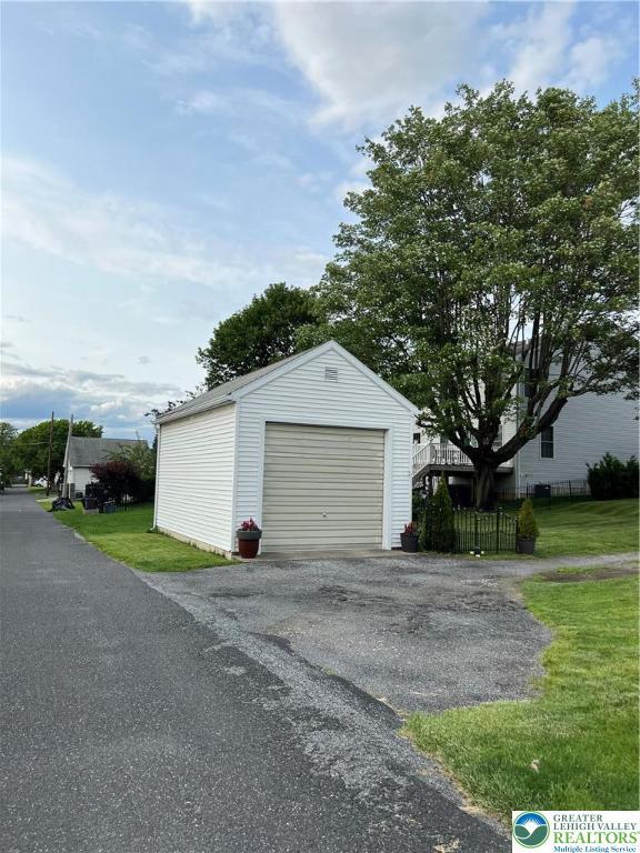 1540 Riegel St, Hellertown Borough, PA 18055 - detached garage featuring driveway