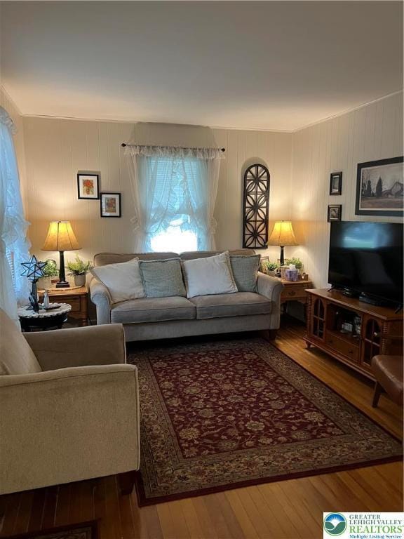 1540 Riegel St, Hellertown Borough, PA 18055 - living room featuring hardwood / wood-style floors