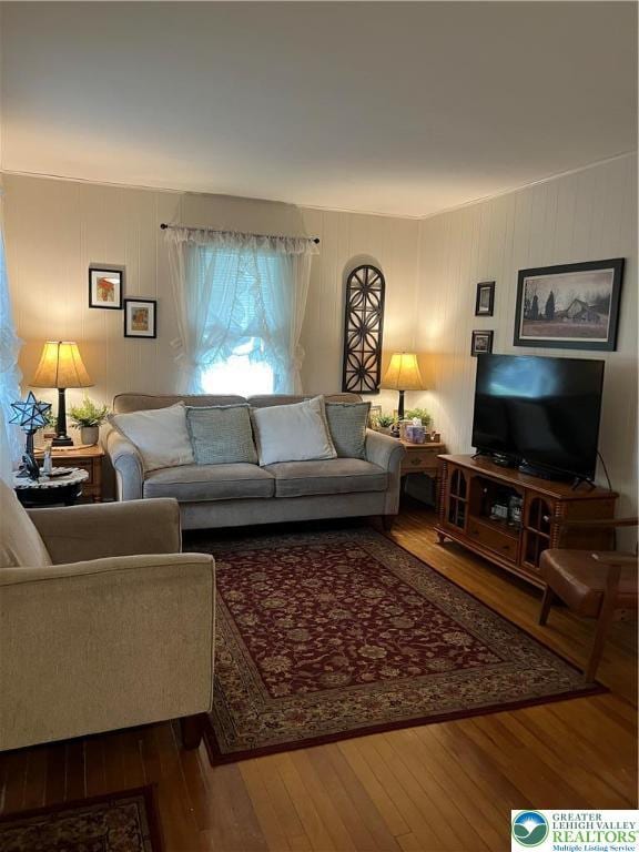 1540 Riegel St, Hellertown Borough, PA 18055 - living area featuring hardwood / wood-style floors