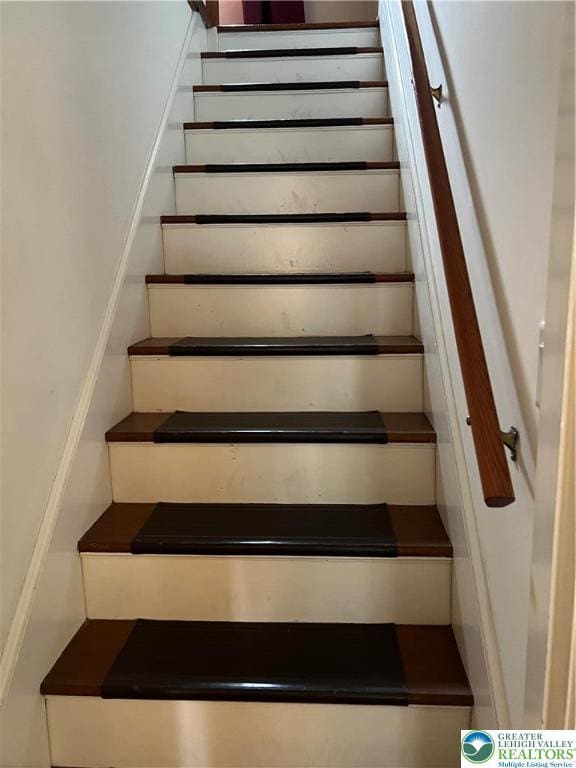 1540 Riegel St, Hellertown Borough, PA 18055 - view of stairs