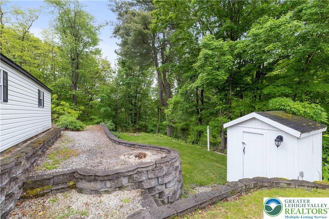 735 Beaver Run Dr, Mahoning Township, PA 18235 - view of green lawn