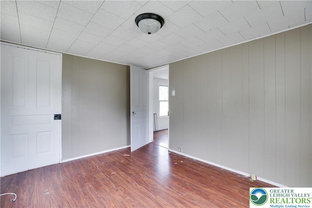 735 Beaver Run Dr, Mahoning Township, PA 18235 - spare room featuring wood finished floors and baseboards