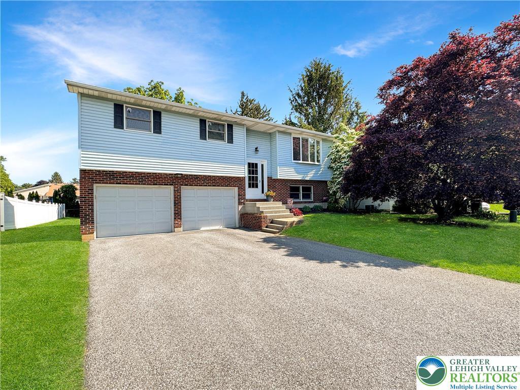 3017 Windsor St, Palmer Twp, PA 18045 - photo 1