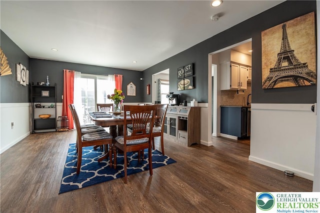 1411 Howard Ln, Palmer Twp, PA 18045 - dining room with dark wood-style flooring, baseboards, and recessed lighting