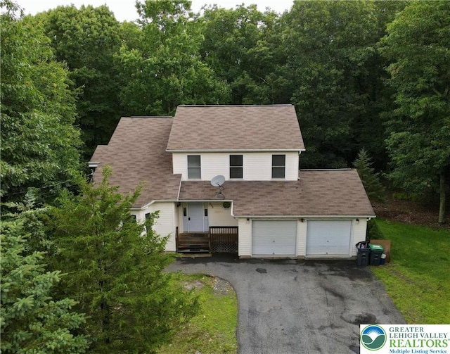 133 Summerton Cir, Stroud Twp, PA 18301 - view of front facade with asphalt driveway