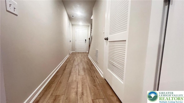 4904 Brookside Ct, Upper Saucon Twp, PA 18036 - hallway with hardwood / wood-style floors and baseboards