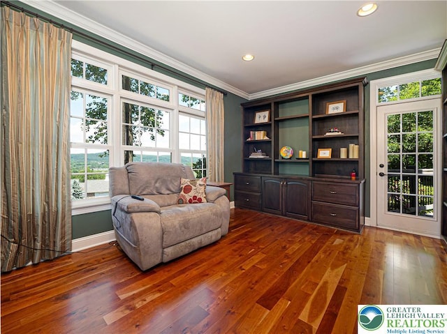 5355 Saucon Ridge Rd, Upper Saucon Twp, PA 18036 - living area featuring ornamental molding, dark wood finished floors, recessed lighting, and baseboards