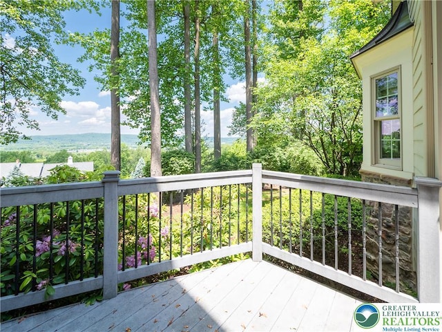 5355 Saucon Ridge Rd, Upper Saucon Twp, PA 18036 - view of wooden deck