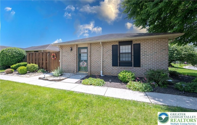 2765 Rolling Green Pl, Lower Macungie Twp, PA 18062 - single story home with brick siding