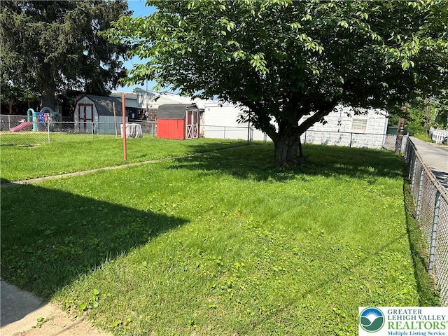 30 S 16th St, Wilson Borough, PA 18042 - view of yard