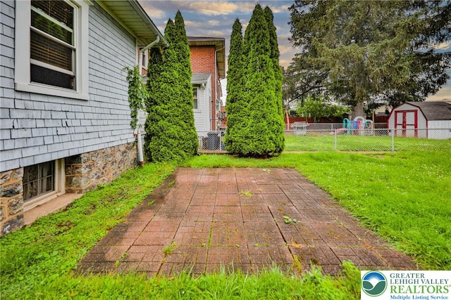 30 S 16th St, Wilson Boro, PA 18042 - view of yard with a patio