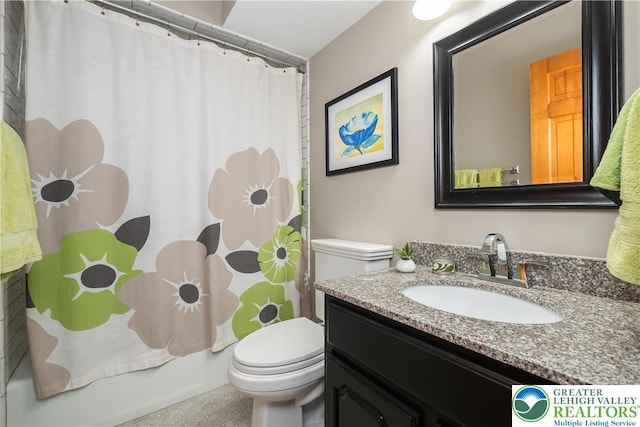 1560 Surrey Rd, Lower Saucon Twp, PA 18015 - bathroom with vanity, toilet, and shower / tub combo with curtain