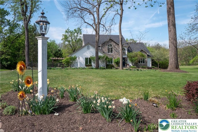 1560 Surrey Rd, Lower Saucon Twp, PA 18015 - view of front of property with a front yard
