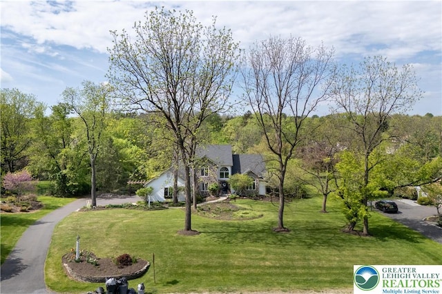 1560 Surrey Rd, Lower Saucon Twp, PA 18015 - view of front facade with a front yard
