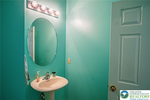 4 Hillside Ct, Easton, PA 18045 - bathroom featuring a sink