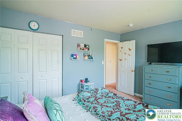 4 Hillside Ct, Easton, PA 18045 - carpeted bedroom featuring a closet