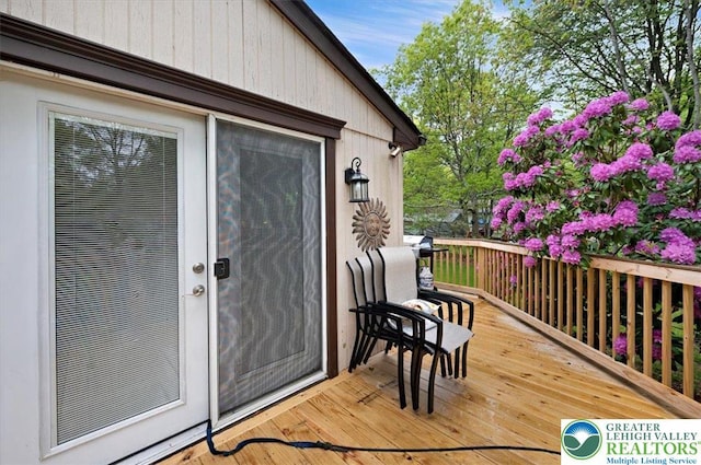 138 Drakes Dr, Penn Forest Twp, PA 18229 - view of deck