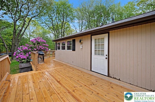 138 Drakes Dr, Penn Forest Twp, PA 18229 - view of deck