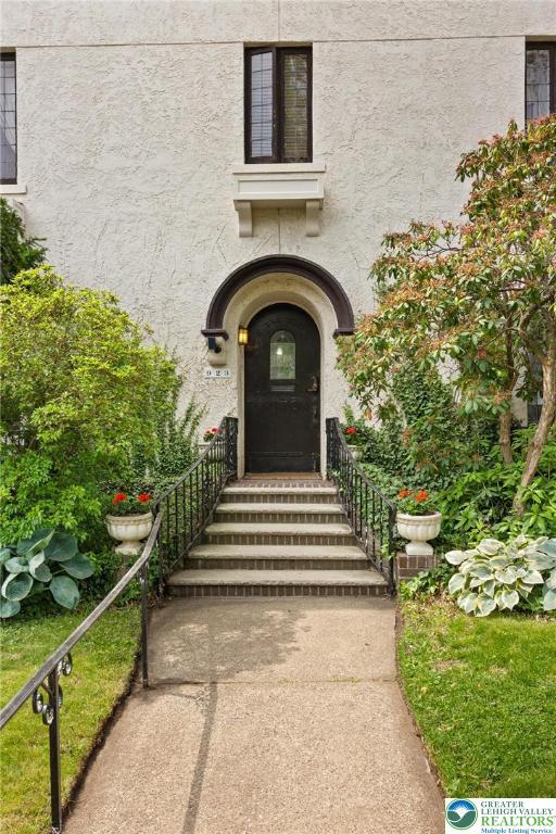 923 N Webster, Lackawanna, PA 18510 - entrance to property featuring stucco siding