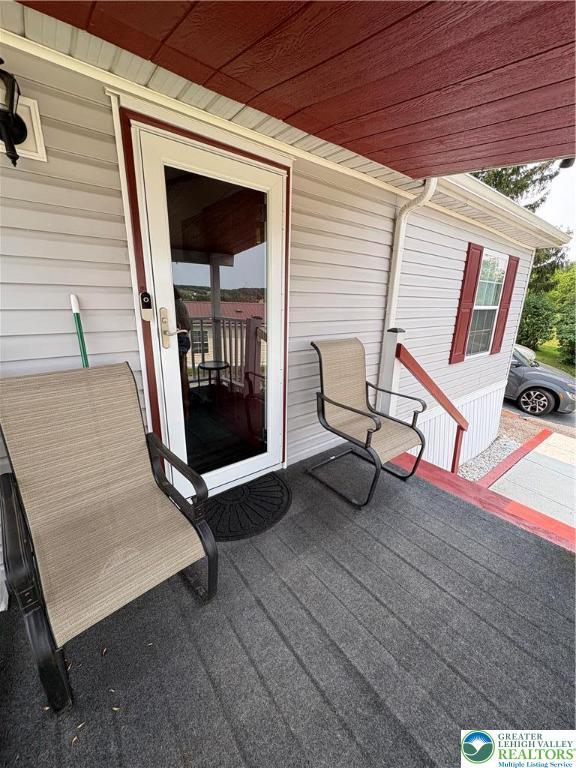 10188 Cork Ln, Upper Macungie Twp, PA 18031 - view of deck