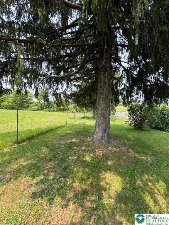10188 Cork Ln, Upper Macungie Twp, PA 18031 - view of yard