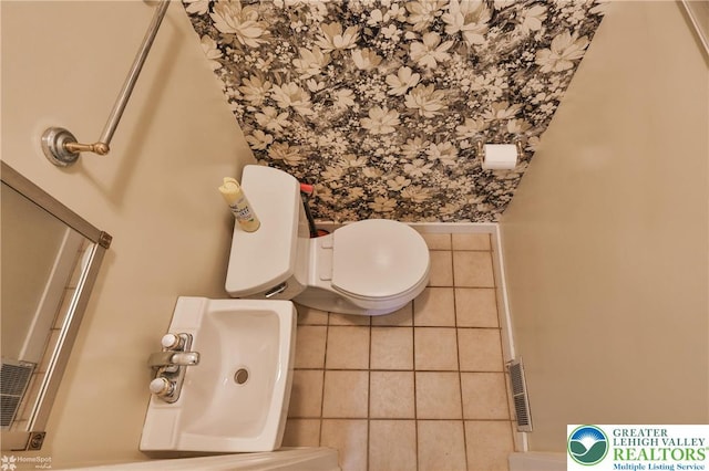 145 N Main St, Allentown City, PA 18104 - bathroom with toilet
