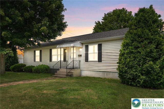 4 Davis St, Luzerne, PA 18706 - ranch-style house with a front yard and roof with shingles