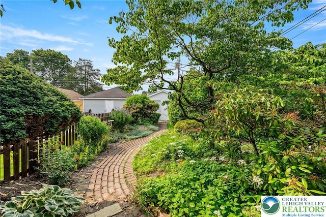 541 Elm St, Emmaus Borough, PA 18049 - view of yard