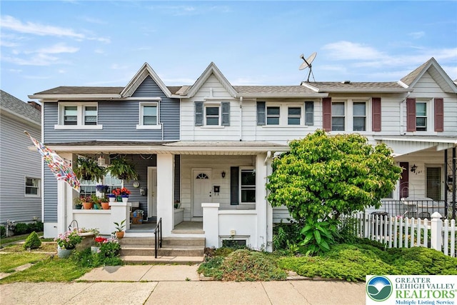 541 Elm St, Emmaus Borough, PA 18049 - multi unit property featuring a porch