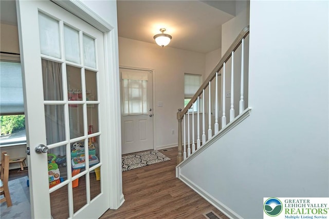 1404 Waverly Ave, Easton, PA 18040 - foyer entrance with wood finished floors and baseboards