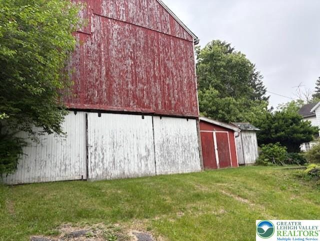 2530 5th Street, St, PA 18014 - view of barn featuring a yard