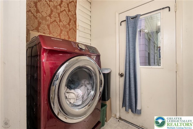 531 E Church St, Slatington Borough, PA 18080 - laundry area featuring wallpapered walls and washer / dryer